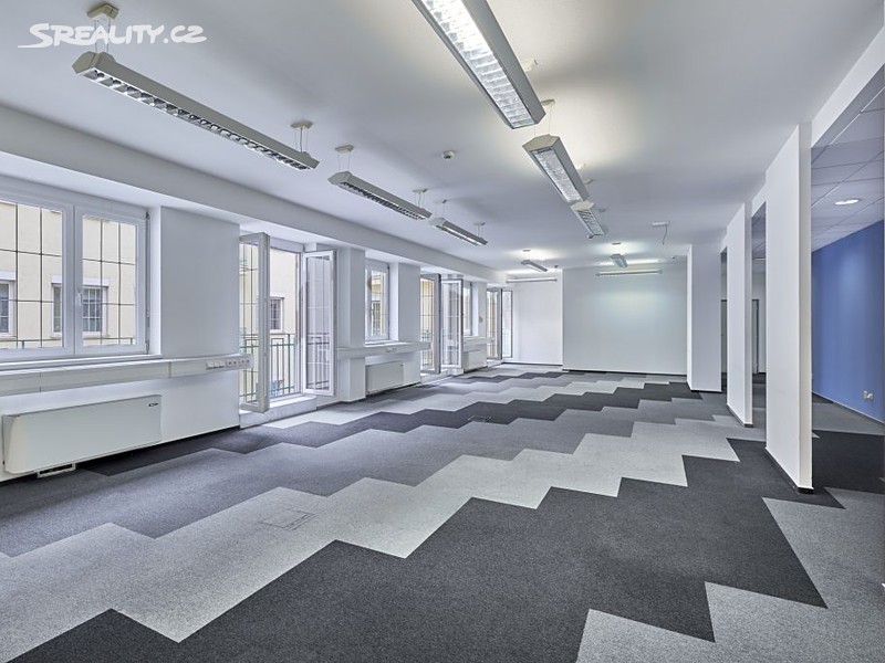 Pronájem kanceláře 246 m², Praha
