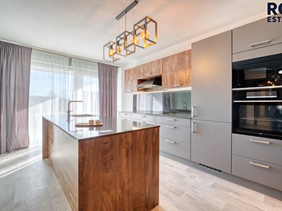 Pronájem bytu 4+kk 113 m² (Mezonet)