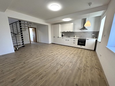 Pronájem bytu 4+kk 111 m² (Mezonet)