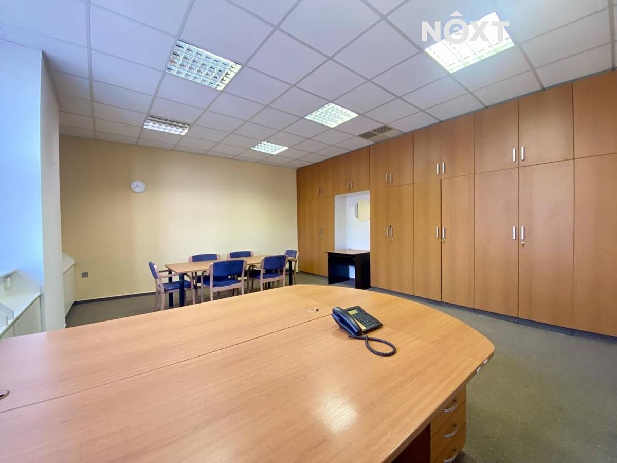 Pronájem kanceláře 61 m² – fotografie 3