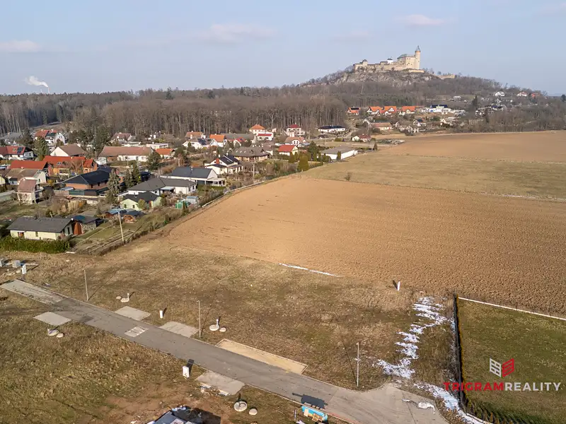 Prodej stavebního pozemku 1114 m², Ráby – náhled fotky 2