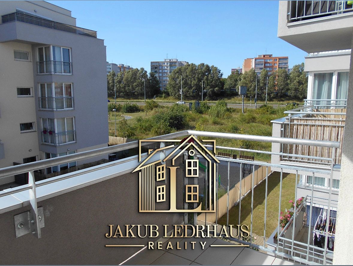 Pronájem bytu 1+kk 33 m² (Jednopodlažní)