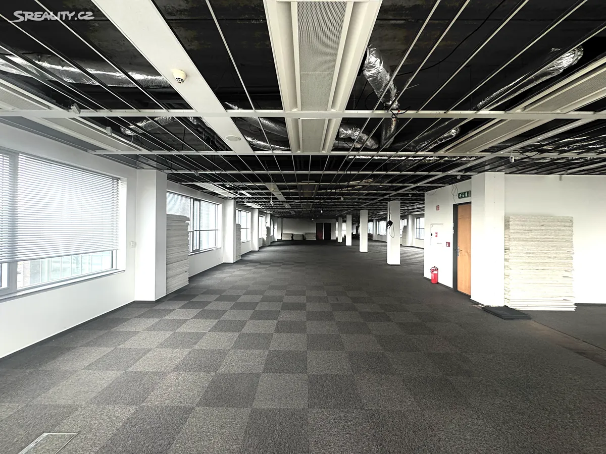 Pronájem kanceláře 1300 m² - Widok 3