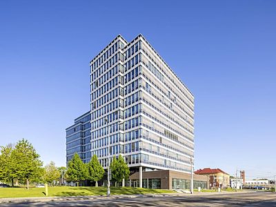 Pronájem kanceláře 1000 m²