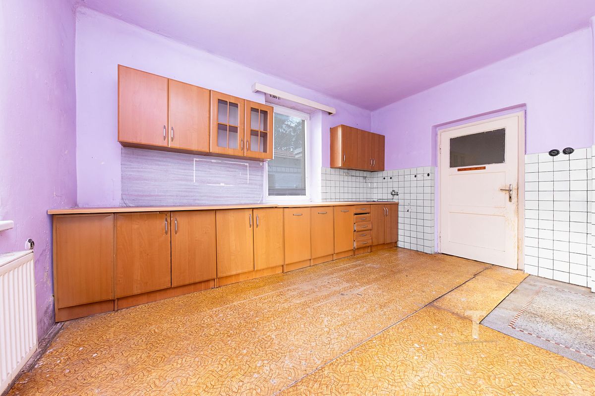 Prodej vícegeneračního domu 247 m², pozemek 1128 m² – fotografie 4