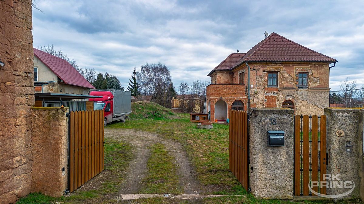 Prodej rodinného domu 250 m², pozemek 4339 m²