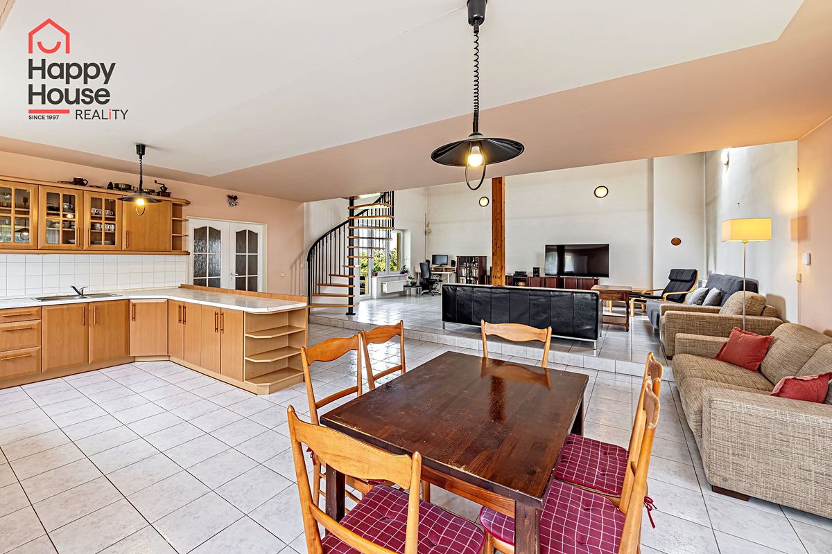 Prodej rodinného domu 424 m², pozemek 1861 m² – fotografie 5