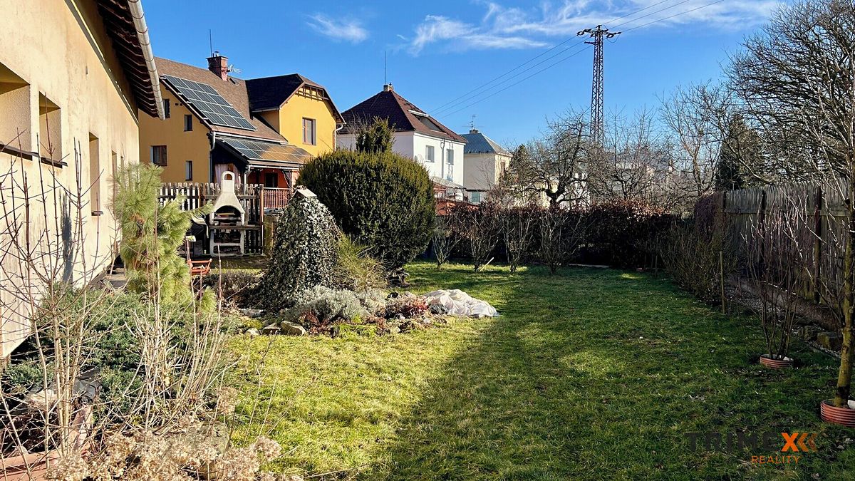 Prodej rodinného domu 224 m², pozemek 604 m² – fotografie 2