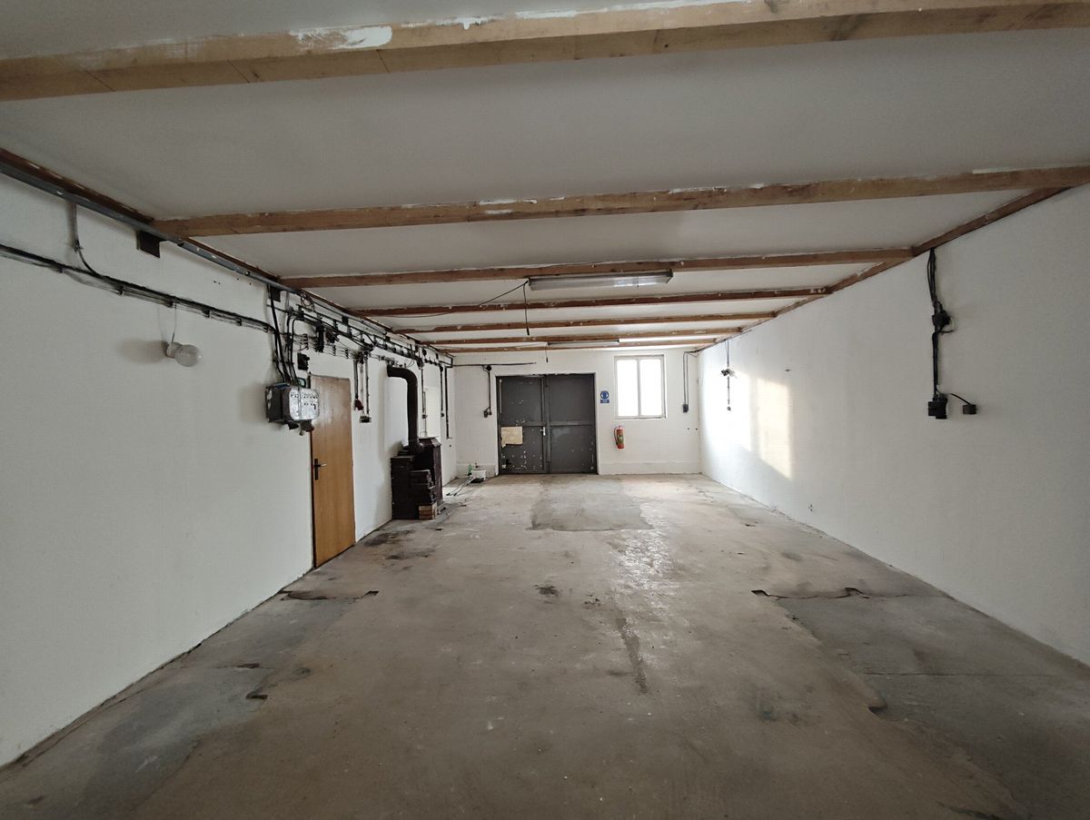 Pronájem výrobní haly, prostoru 118 m² – fotografie 3