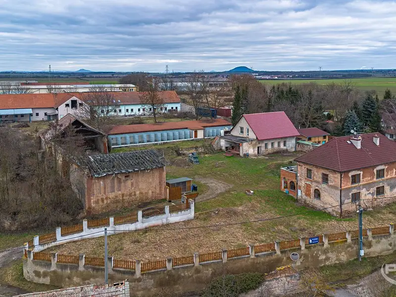 Prodej rodinného domu 250 m², pozemek 4339 m², Černuc – náhled fotky 3