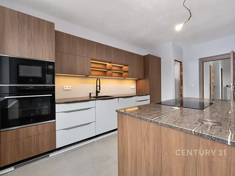 Prodej rodinného domu 232 m², pozemek 1199 m², Rabyně – náhled fotky 2
