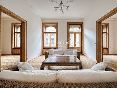 Pronájem bytu 6 pokojů a více 255 m²