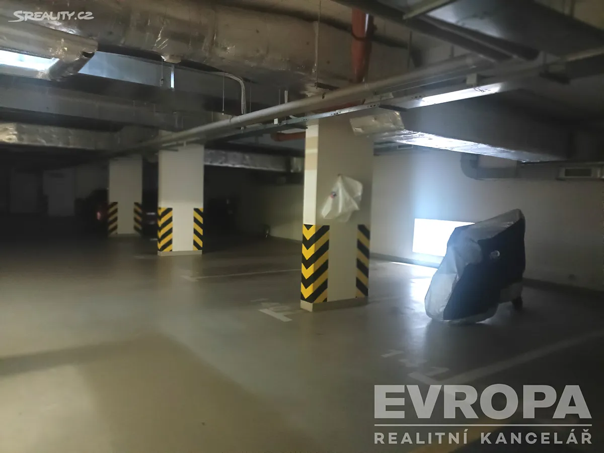 Pronájem garážového stání 18 m² - View 4