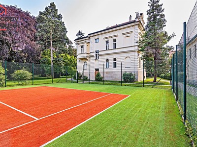 Pronájem  vily 827 m², pozemek 8 770 m² — photo 3