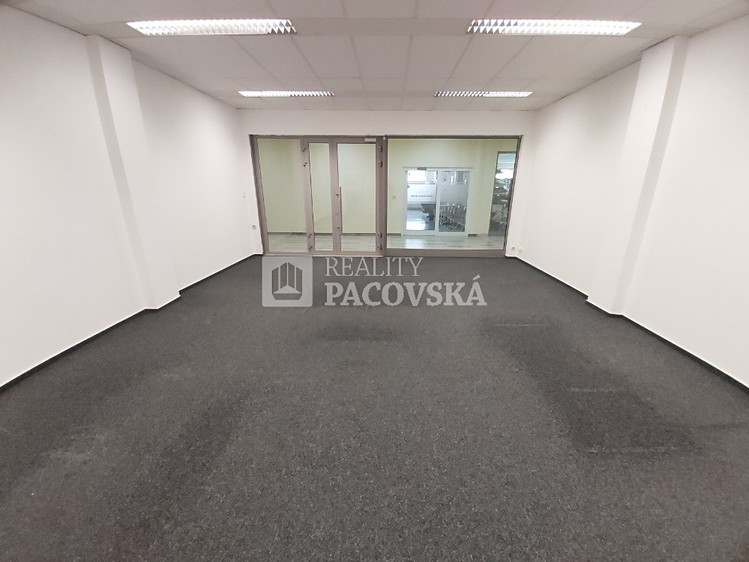 Pronájem komerčního prostoru, 62 m² (2 z 12)