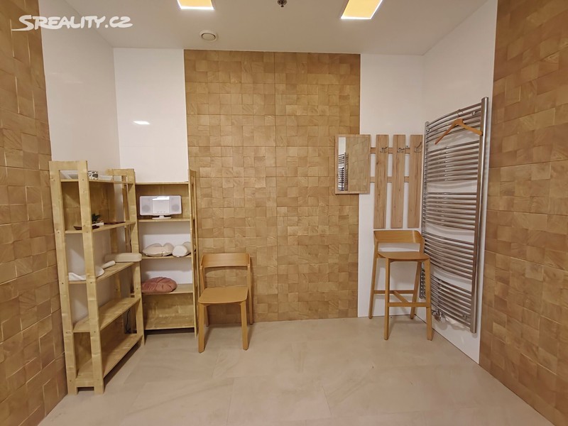 Pronájem obchodního prostoru 16 m² – pohled 3
