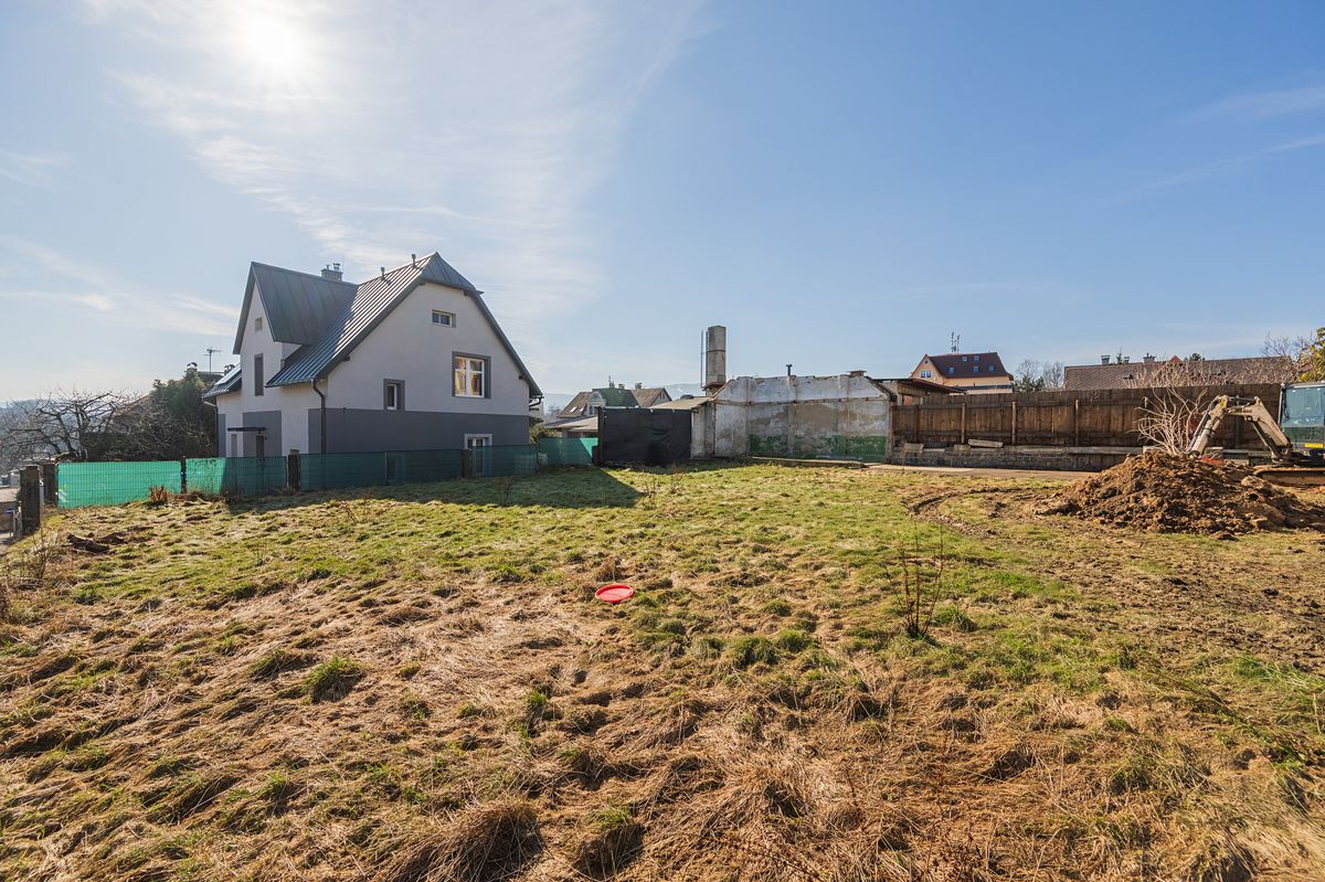 Prodej stavebního pozemku 418 m² – fotografie 3