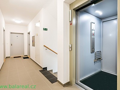 Pronájem bytu 2+kk 60 m² — photo 3