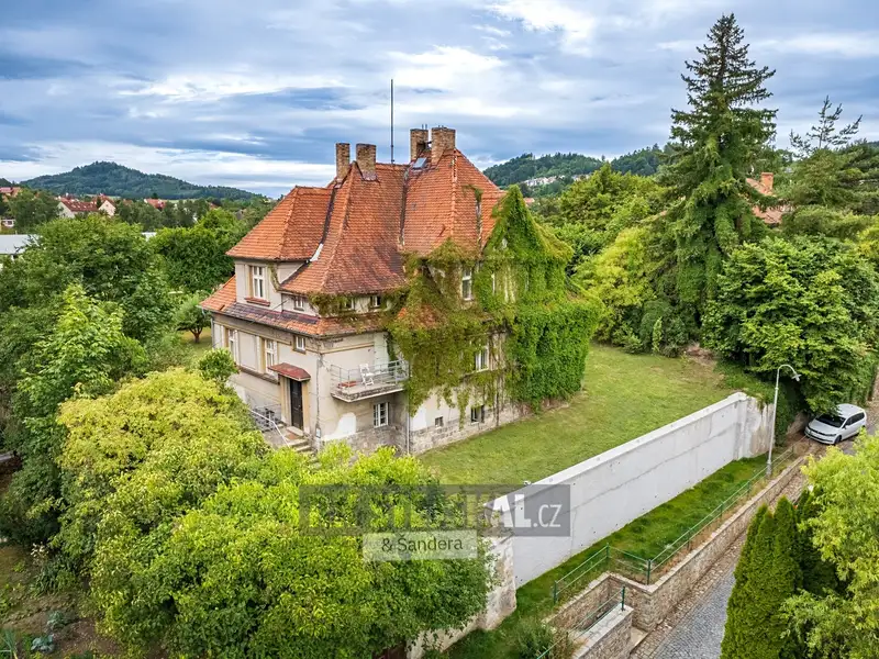 Prodej rodinného domu 440 m², pozemek 874 m², Český Krumlov – náhled fotky 3