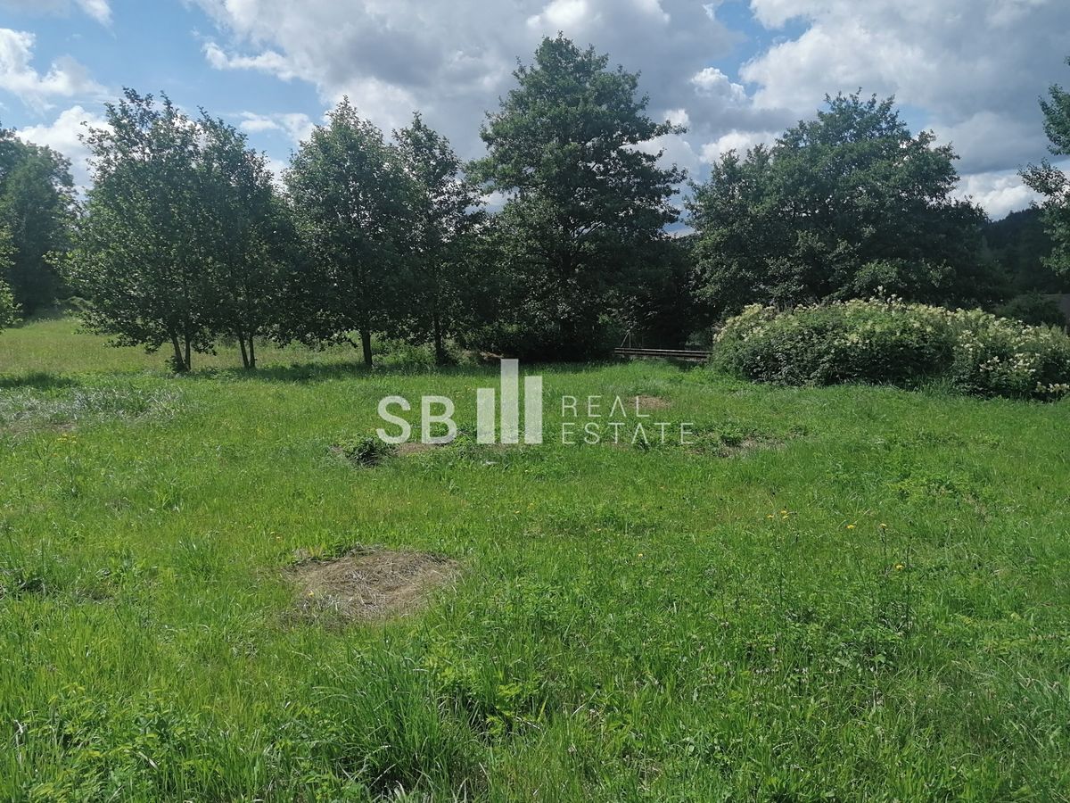 Prodej stavebního pozemku 1405 m² – fotografie 3
