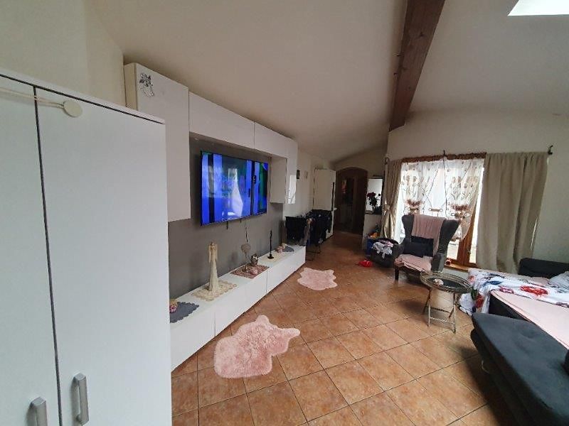Prodej rodinného domu 300 m², pozemek 150 m² – fotografie 3