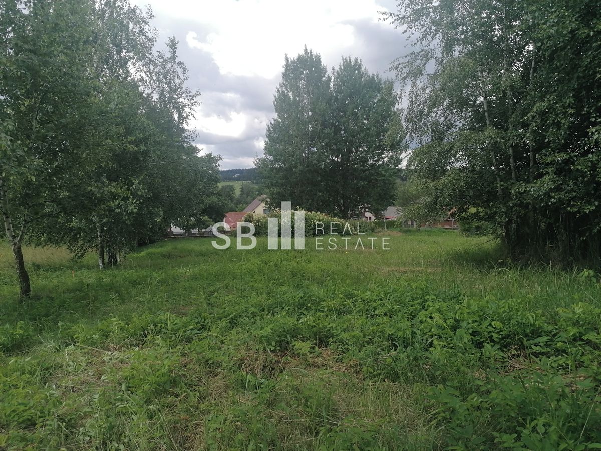 Prodej stavebního pozemku 1405 m² – fotografie 2