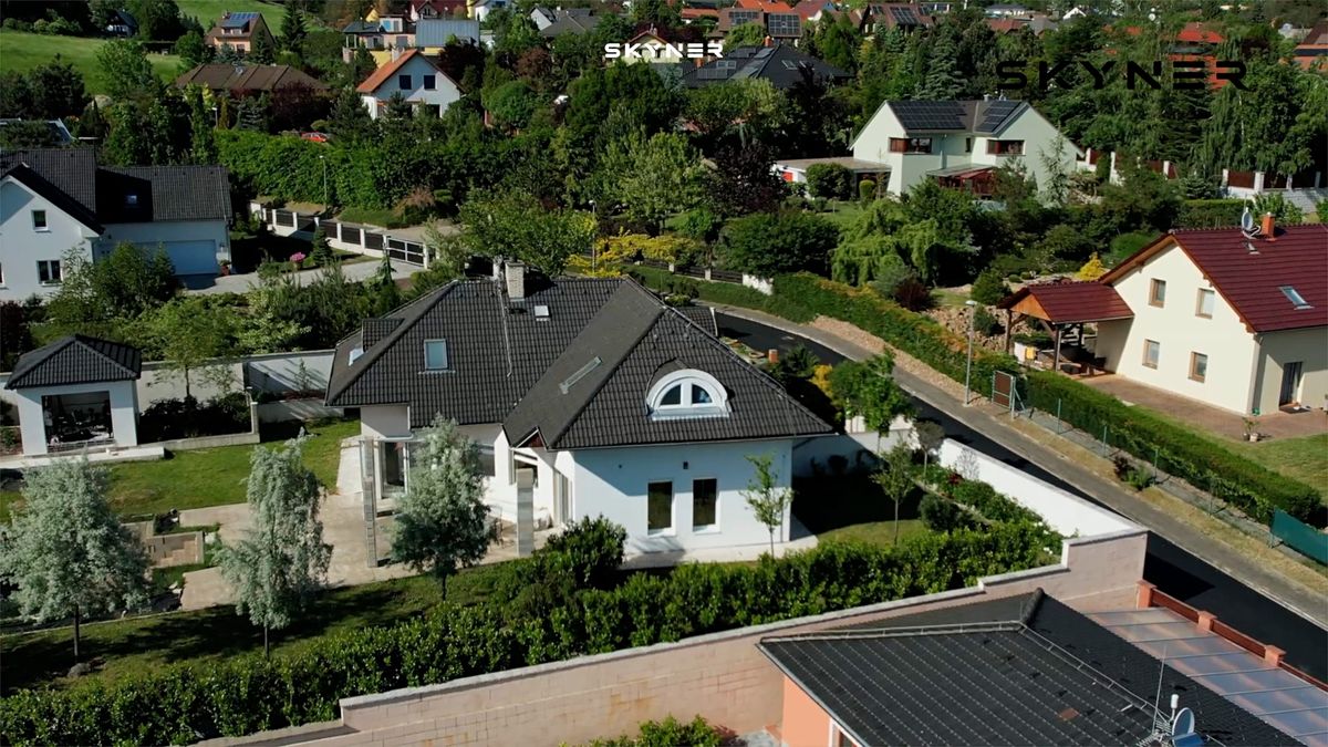 Prodej rodinného domu 328 m², pozemek 1245 m²