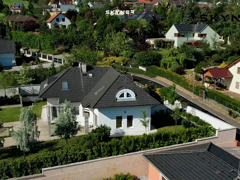 Prodej rodinného domu 328 m², pozemek 1245 m², Chuderov – náhled fotky 1
