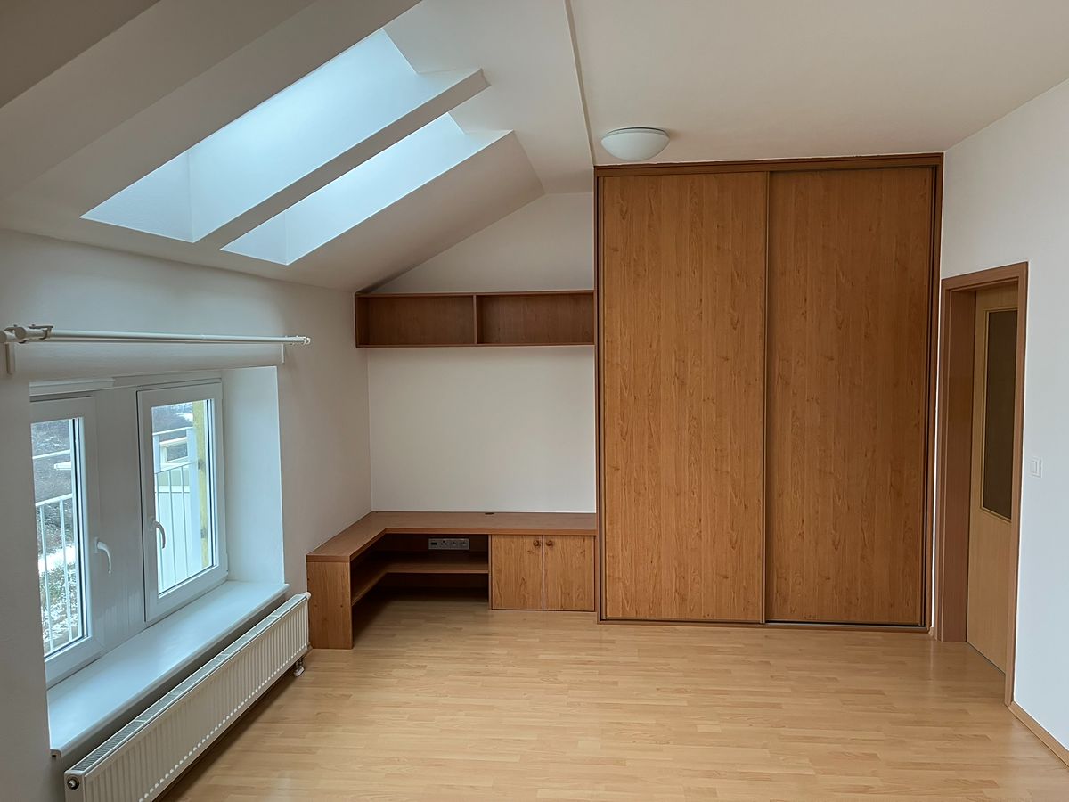 Prodej bytu 1+kk 38 m² (Podkrovní)