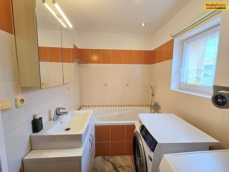 Prodej domu, 95 m² (8 z 23)