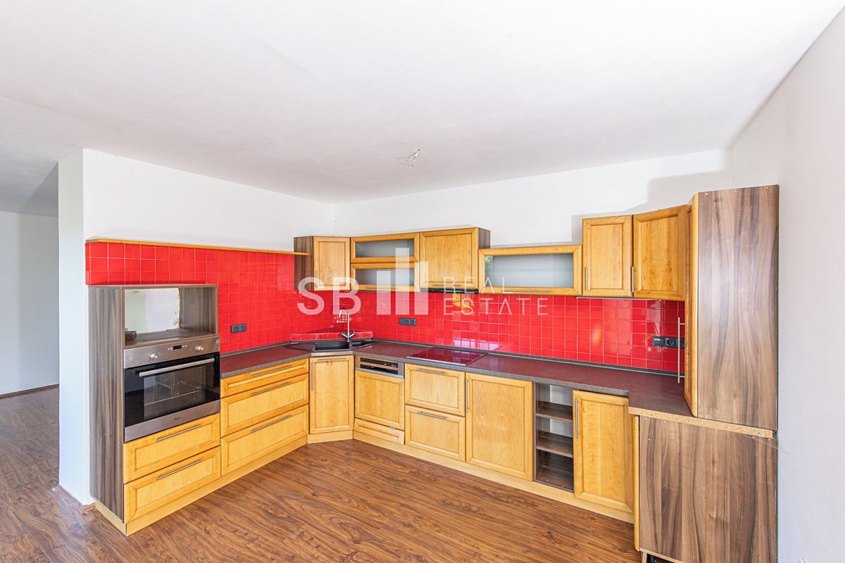Prodej rodinného domu 230 m², pozemek 2578 m² – fotografie 2