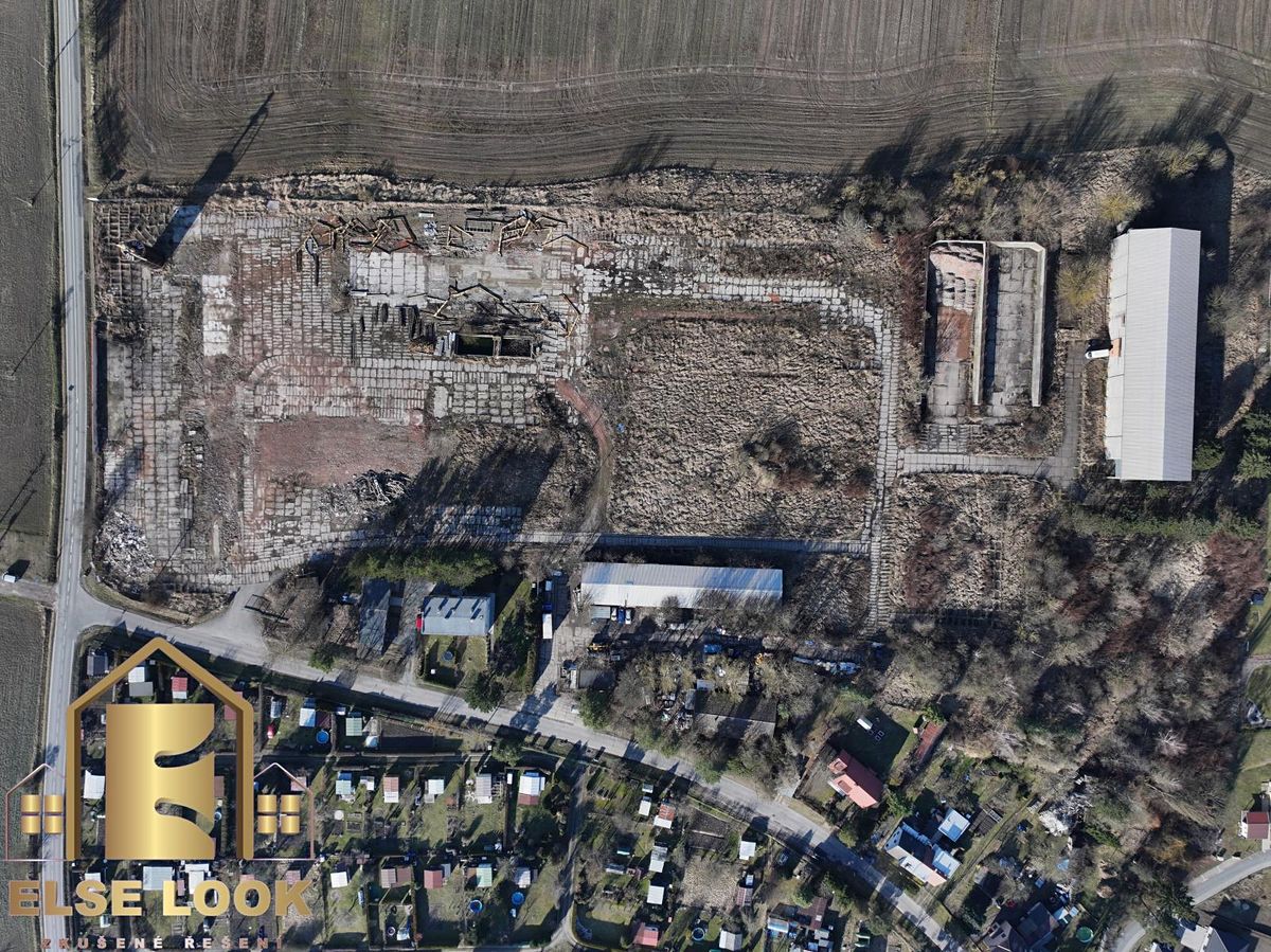 Pronájem komerčního pozemku 29000 m² – fotografie 4