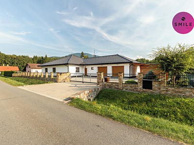 Prodej  rodinného domu 333 m², pozemek 2 421 m²