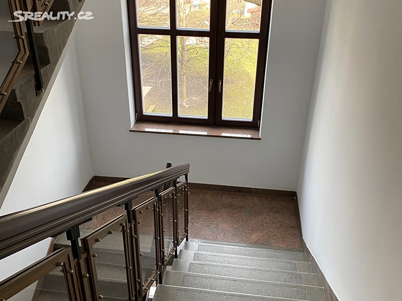 Pronájem kanceláře 48 m² – pohled 3