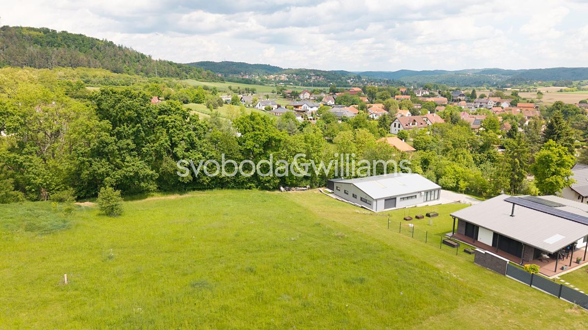 Prodej stavebního pozemku 1665 m² – fotografie 2