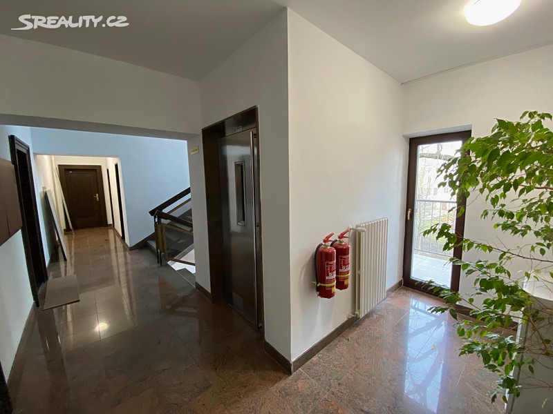 Pronájem kanceláře 48 m² – pohled 4