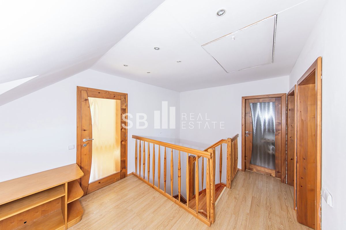 Prodej rodinného domu 230 m², pozemek 2578 m² – fotografie 3