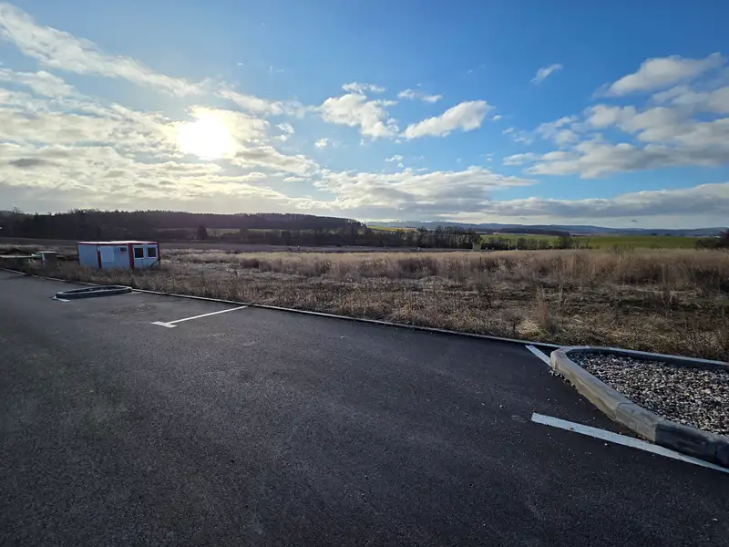 Prodej stavebního pozemku 1348 m², Benešov – náhled fotky 1