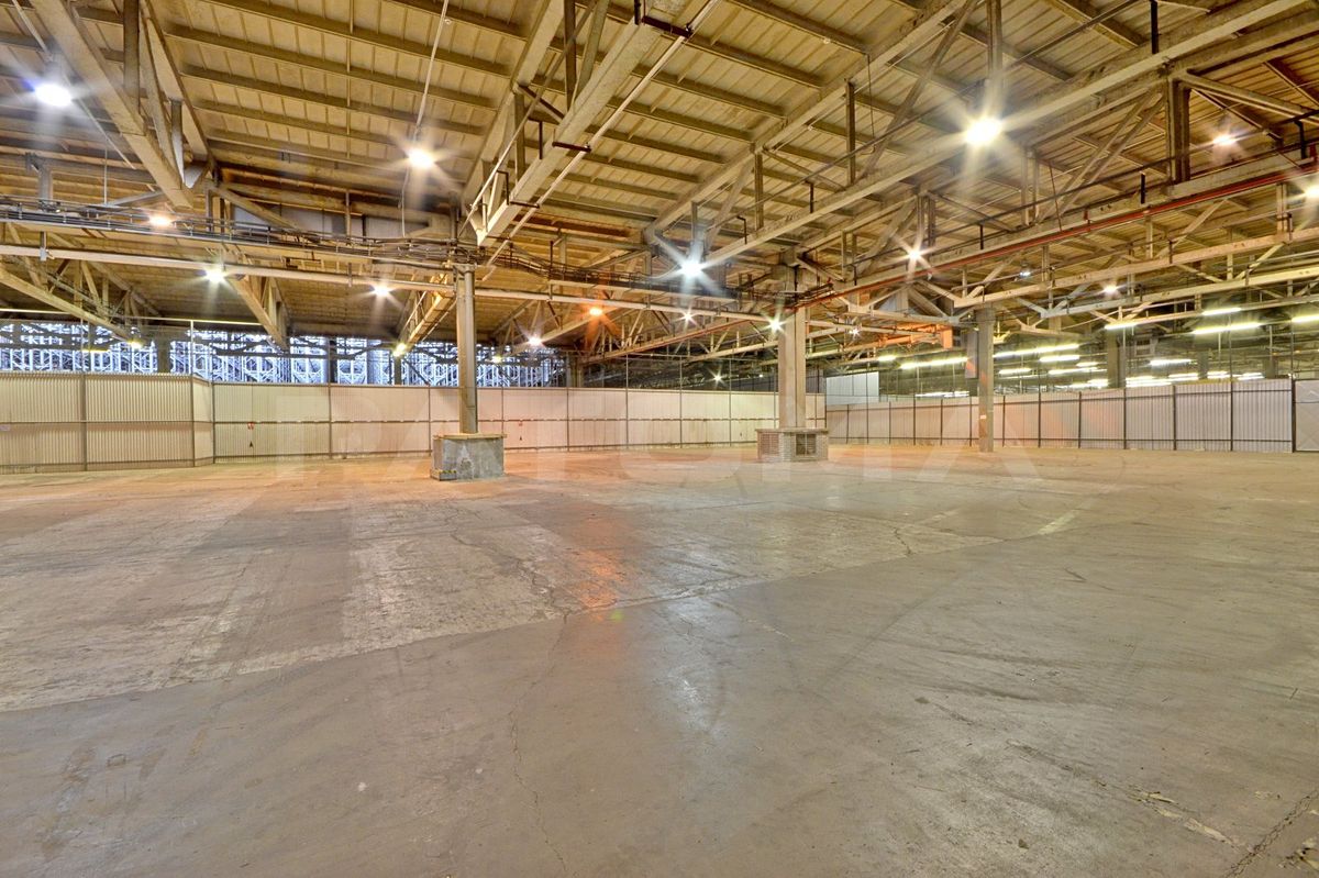 Pronájem skladového prostoru 1025 m² – fotografie 2