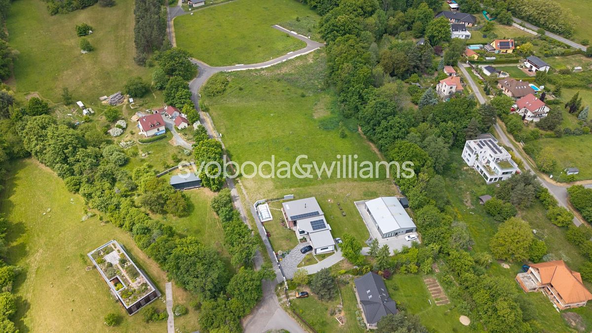 Prodej stavebního pozemku 1665 m²
