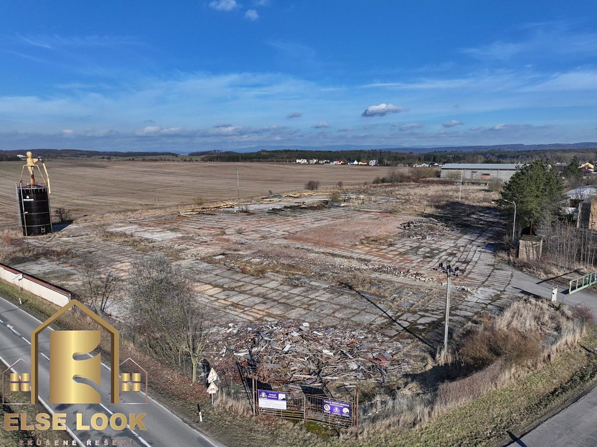 Pronájem komerčního pozemku 29000 m²