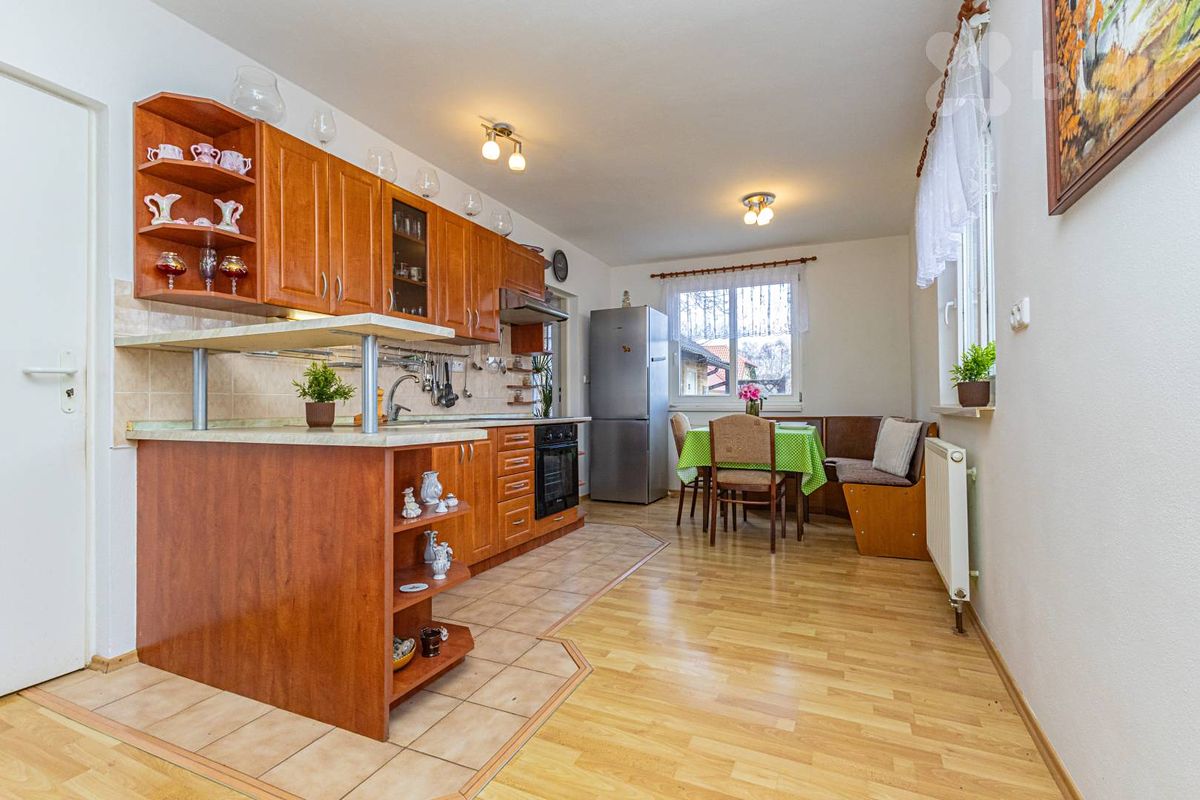 Prodej rodinného domu 146 m², pozemek 1161 m² – fotografie 3