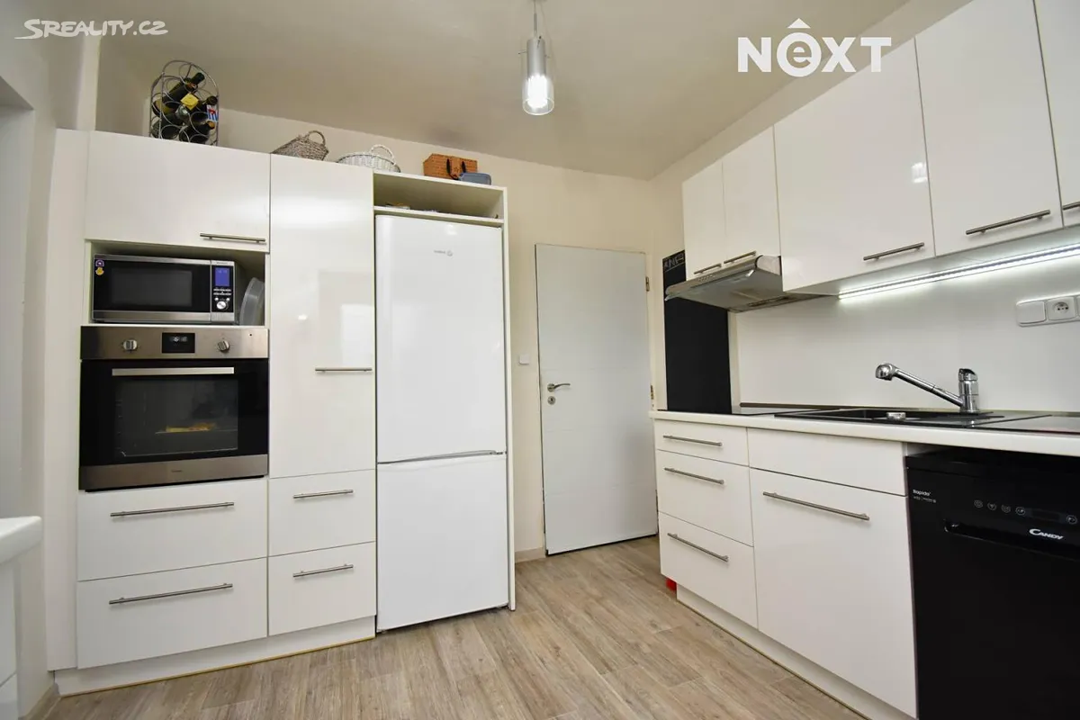 Prodej rodinného domu 185 m², pozemek 598 m² – další