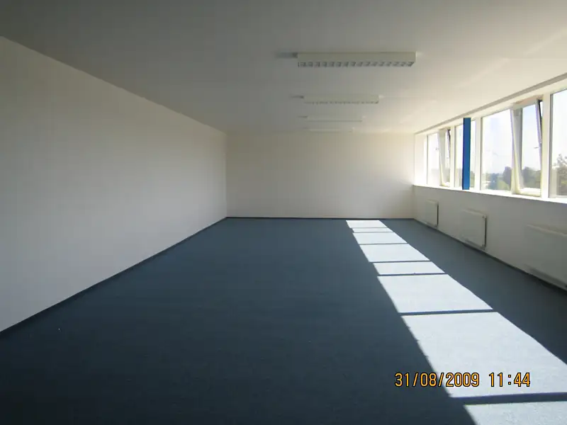 Pronájem obchodního prostoru 285 m², Kladno – náhled fotky 3