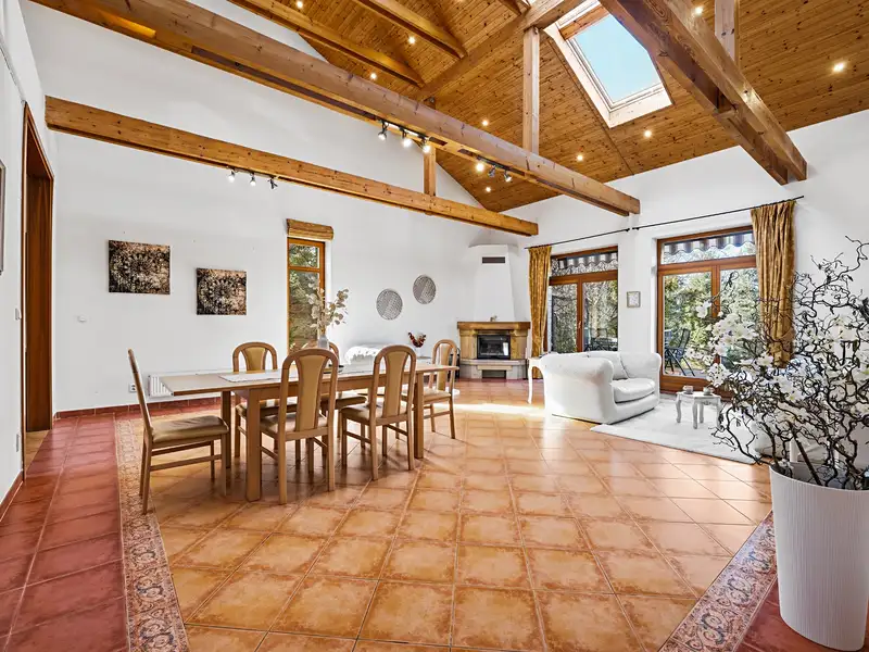 Prodej rodinného domu 536 m², pozemek 4215 m², Unhošť – náhled fotky 3