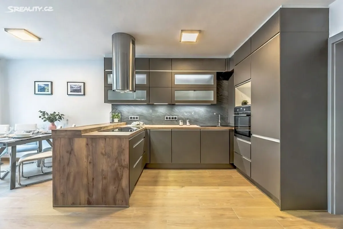 Pronájem rodinného domu 180 m², pozemek 203 m², Praha
