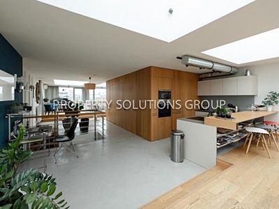 Pronájem bytu 4+kk 196 m² (Podkrovní)