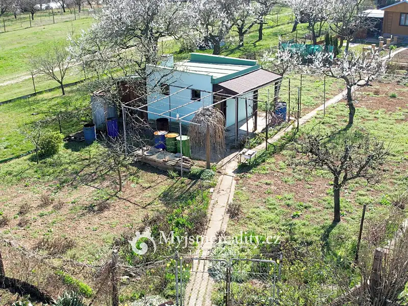 Prodej zahrady 561 m², Znojmo – náhled fotky 1