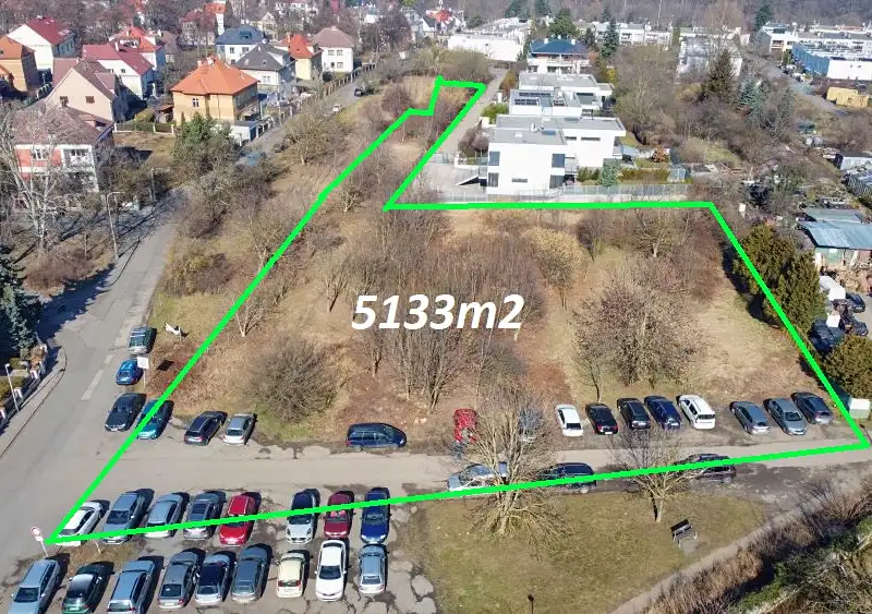 Prodej pozemku 5133 m², Praha – náhled fotky 1
