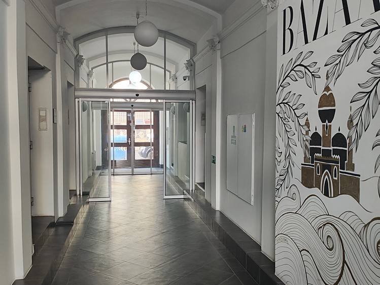 Pronájem komerčního prostoru, 89 m² (1 z 7)